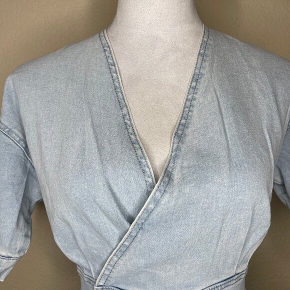 Coco Ceee Blue Denim Romper Button Accent with Pockets Romper Size Med Going Out - Picture 2 of 12